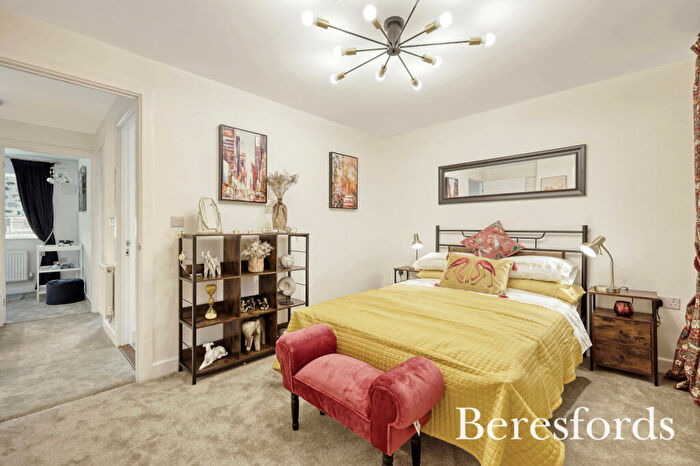 3 Bedroom Terraced House For Sale In Apsley Mews, Victoria Road, RM1