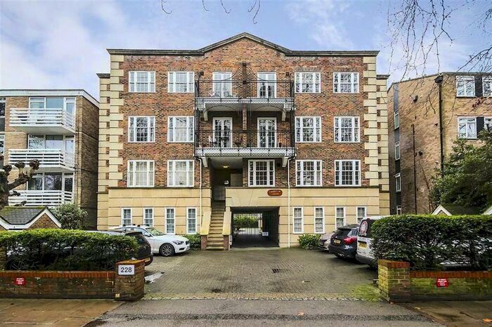 2 Bedroom Flat To Rent In Kew Road, Kew, Richmond, TW9