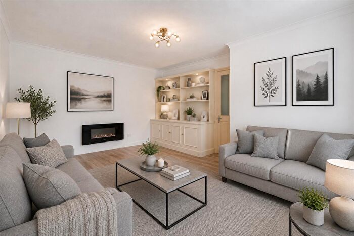 2 Bedroom Apartment For Sale In , Eaton Road, Sutton, SM2