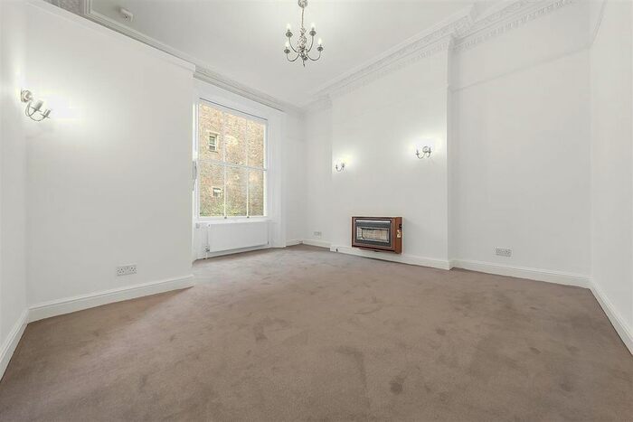 Studio To Rent In Colville Road, London W11