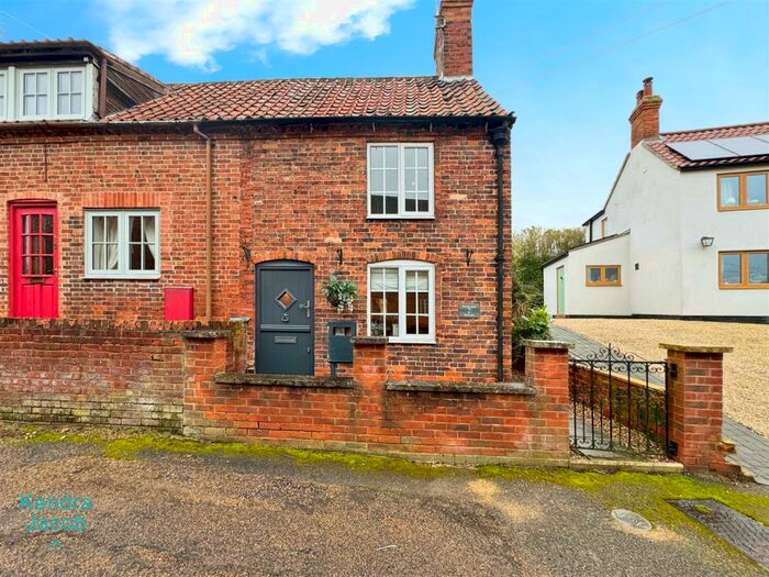 1 Bedroom Cottage For Sale In Park Lane, Elkesley, Retford, DN22