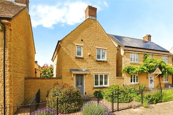 3 Bedroom Detached House To Rent In Beech Grove, Witney, Oxfordshire, OX28