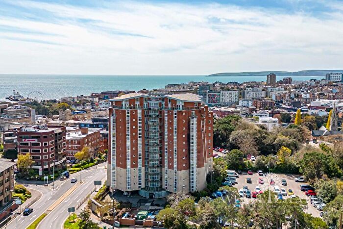 1 Bedroom Apartment For Sale In Richmond Hill Drive, Bournemouth, Dorset, BH2