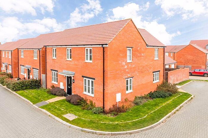 4 Bedroom Detached House For Sale In Havill Crescent, Bloxham, OX15