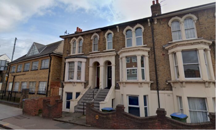 1 Bedroom Flat To Rent In High Road, Leytonstone, London, E11