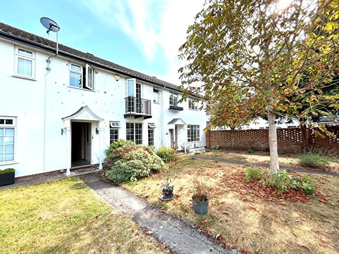 3 Bedroom Terraced House To Rent In Hollins Walk, Reading, Berkshire, RG30