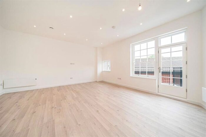 2 Bedroom Flat For Sale In Deptford High Street, Deptford, SE8