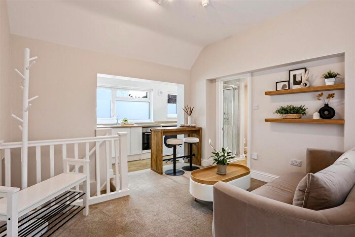 1 Bedroom Flat To Rent In Belmont Road, Wallington, SM6