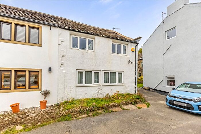 3 Bedroom Semi Detached House For Sale In Blakestones, Slaithwaite, Huddersfield, HD7