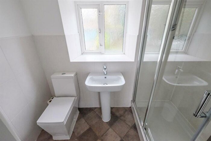 2 Bedroom Cottage For Sale In Warley Town Lane, Warley, Halifax, HX2