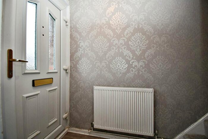 3 Bedroom Terraced House For Sale In Medina Road, Hull, HU8