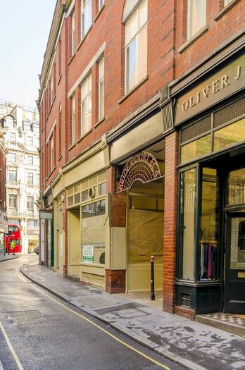 2 Bedroom Flat To Rent In Bride Court, City, London, EC4Y
