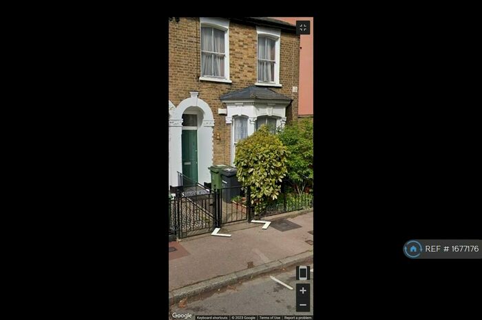 1 Bedroom Flat To Rent In Edric Road, London, SE14