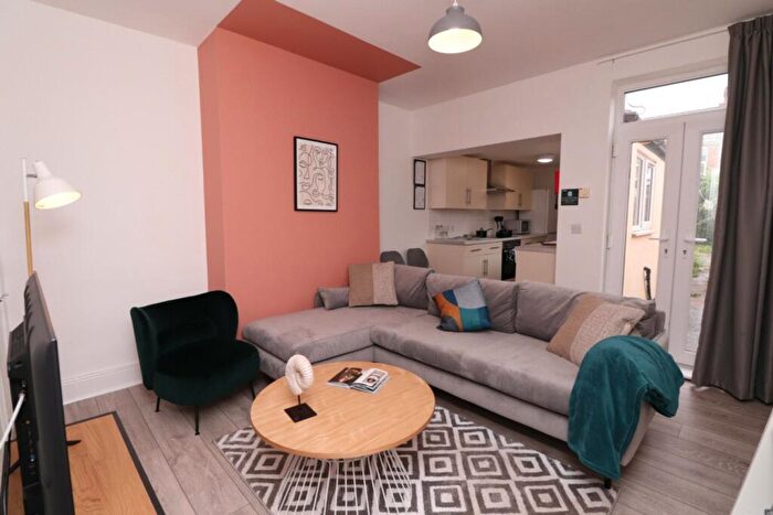 5 Bedroom House To Rent In Thesiger Street, Lincoln, LN5