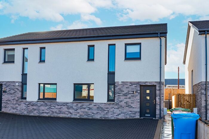 3 Bedroom Semi-detached House For Sale In Hayfield, Falkirk, FK2
