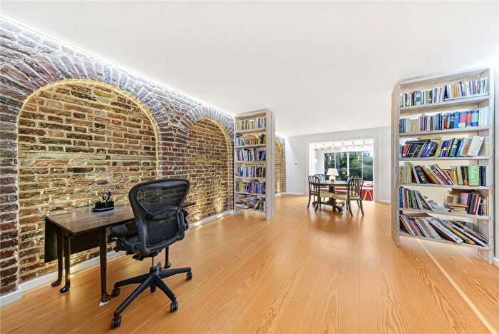 5 Bedroom Semi-Detached House To Rent In Maida Vale, London, W9