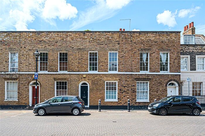 3 Bedroom Terraced House To Rent In Barnes Street, Limehouse, London, E14