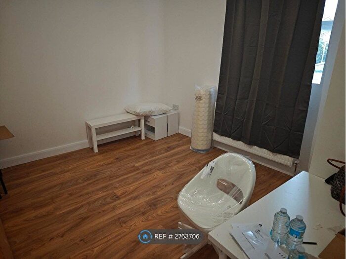 1 Bedroom Flat To Rent In Adelaide Street, Luton, LU1