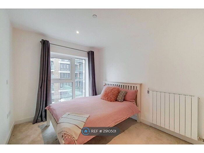 1 Bedroom Flat To Rent In Duncombe House, London, SE18