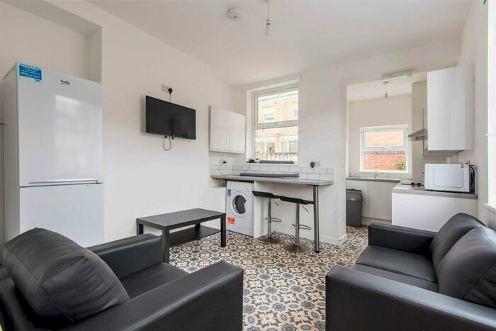 3 Bedroom Semi-Detached House To Rent In Lamartine Street, Nottingham, NG3