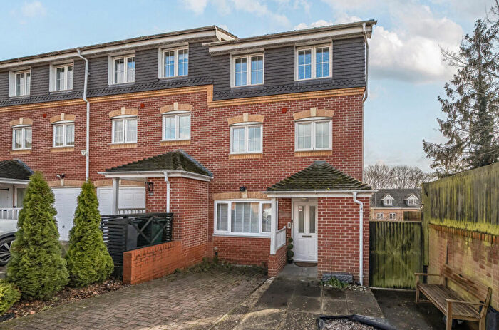 4 Bedroom End Of Terrace House For Sale In Ruskin, Caversham, Reading, RG4