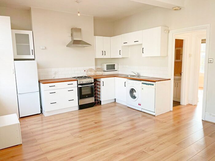 1 Bedroom Flat To Rent In Graham Road, London, E8