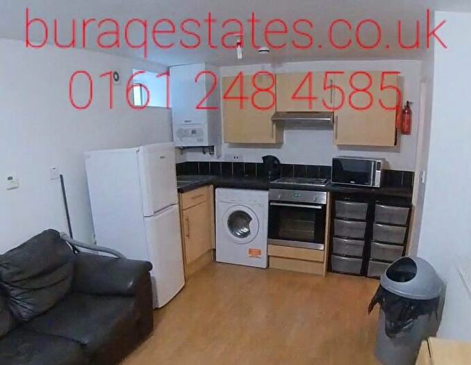 2 Bedroom Flat To Rent In Birchfields Road, Manchester, M13