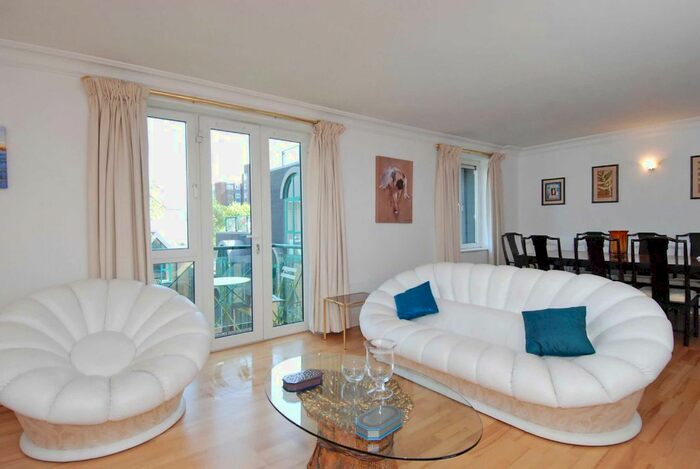 2 Bedroom Flat To Rent In Walpole House, Westminster Bridge Road, Waterloo, London, SE1