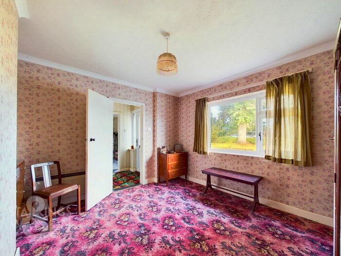 2 Bedroom Detached Bungalow For Sale In Poringland Road, Stoke Holy