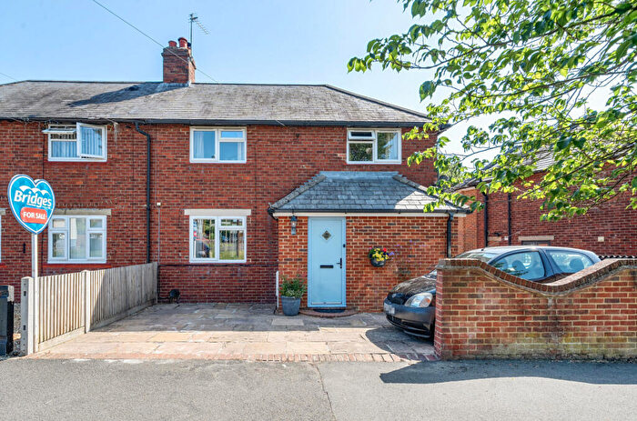 3 Bedroom Semi Detached House For Sale In Guildford Road, Aldershot, Hampshire, GU12