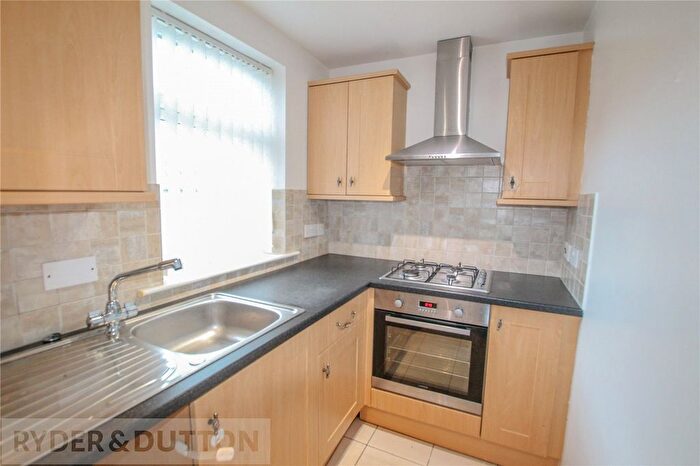 2 Bedroom Bungalow To Rent In Wood Lane, Huddersfield, West Yorkshire, HD4