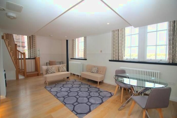 1 Bedroom Flat To Rent In Flat, Mcdonald Road, Edinburgh, EH7
