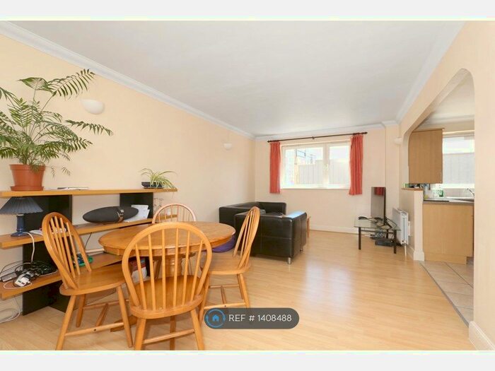 2 Bedroom Flat To Rent In Seraph Court, London, EC1V
