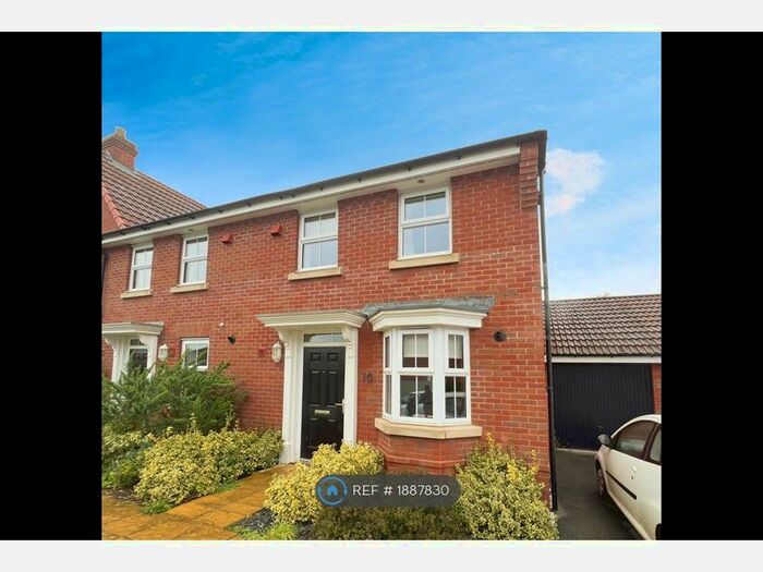 3 Bedroom Semi-Detached House To Rent In Dragonfly Close, Frome, BA11