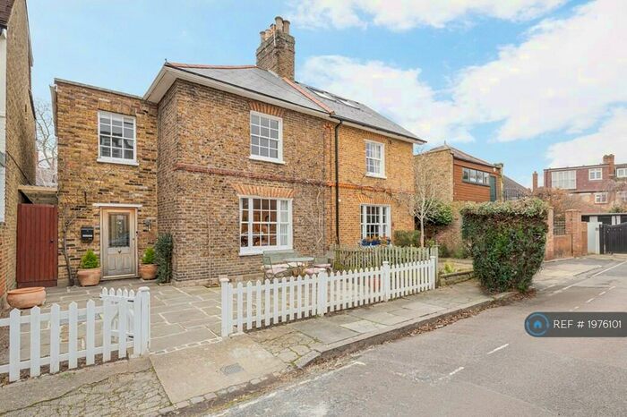 4 Bedroom Semi-Detached House To Rent In Ellison Road, London, SW13