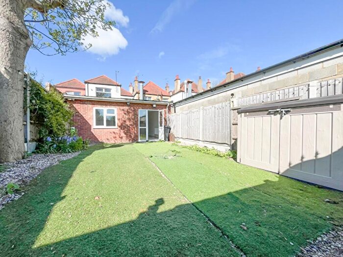 1 Bedroom Flat To Rent In Sutton Road, Prittlewell, Southend On Sea, Essex, SS2