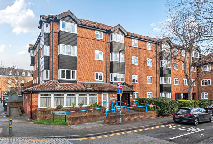 2 Bedroom Apartment For Sale In Chatsworth Place, Mitcham, CR4