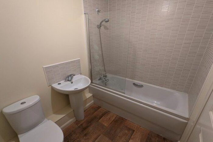 2 Bedroom Flat To Rent In Whitfield Court, Durham, DH1
