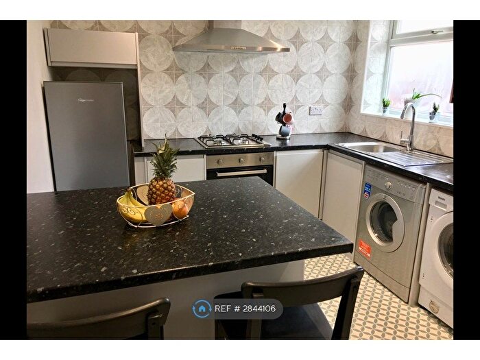 4 Bedroom End Terrace House To Rent In Seedley Park Road, Salford, M6