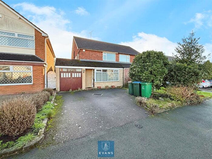 3 Bedroom Semi Detached House For Sale In Rosslyn Avenue, Coundon, Coventry, CV6
