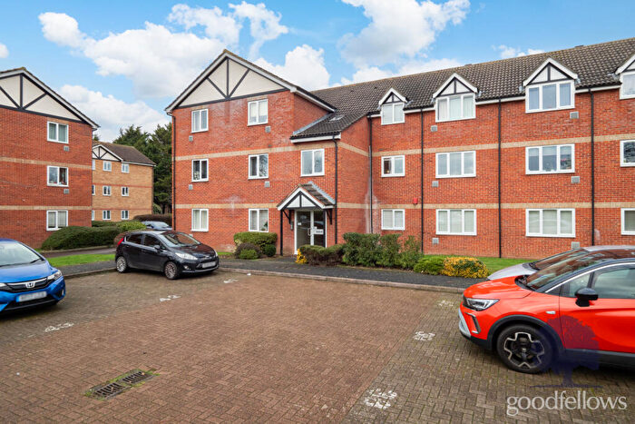 2 Bedroom Apartment To Rent In Primrose Close, Wallington, SM6