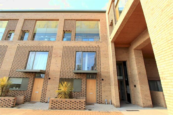 3 Bedroom Terraced House To Rent In Addenbrookes Road, Trumpington, Cambridge, CB2