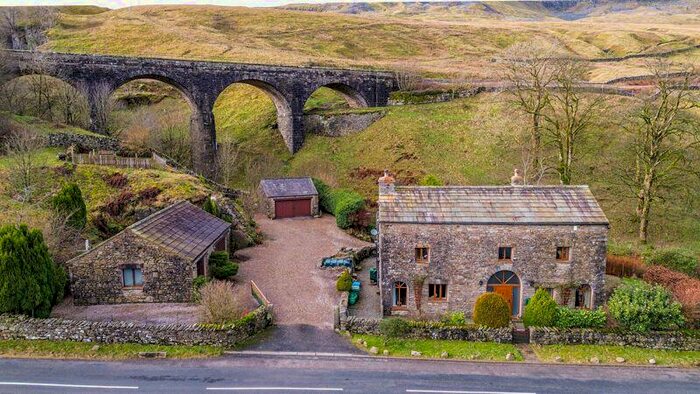 5 Bedroom Detached House For Sale In Beckside Barn, Mallerstang, Kirkby Stephen, CA17