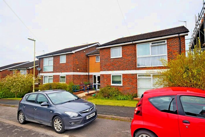 2 Bedroom Flat To Rent In Claire Gardens, Waterlooville, PO8
