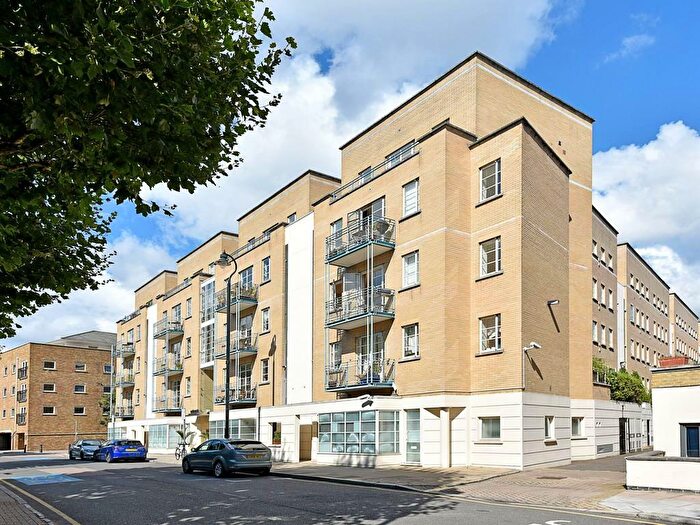 1 Bedroom Apartment To Rent In The Watergardens, Limehouse, London, E14