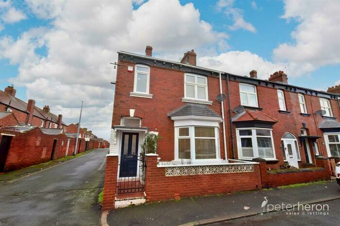 3 Bedroom End Of Terrace House To Rent In Ashleigh Grove, Fulwell, Sunderland, SR6