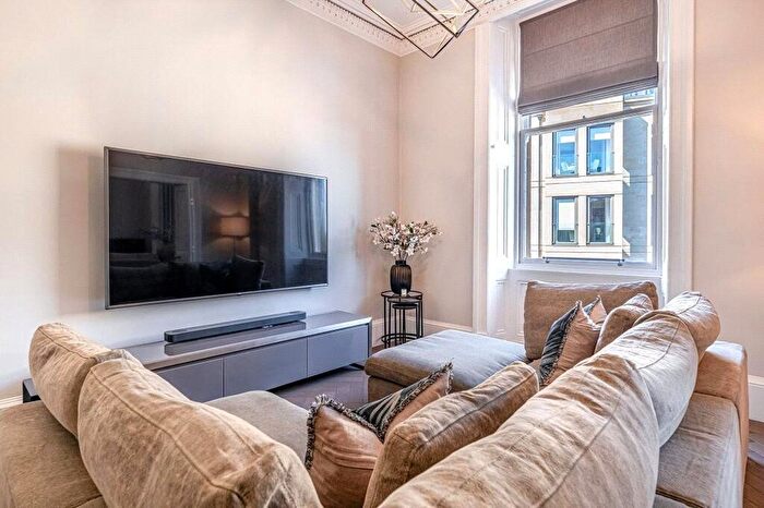 3 Bedroom Flat To Rent In Vincent Street, London, SW1P