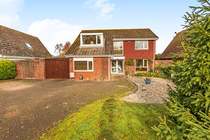 4 Bedroom Detached House For Sale In Waldershare Avenue, Sandwich Bay, Sandwich, Kent, CT13