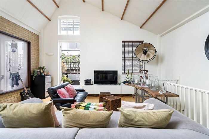 3 Bedroom Flat To Rent In Welmar Mews, Clapham, SW4