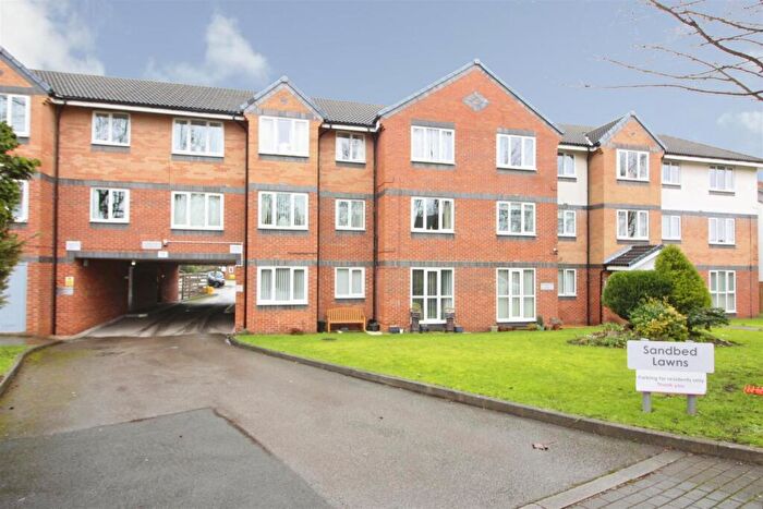 2 Bedroom Flat For Sale In Sandbed Lawns, Leeds, LS15